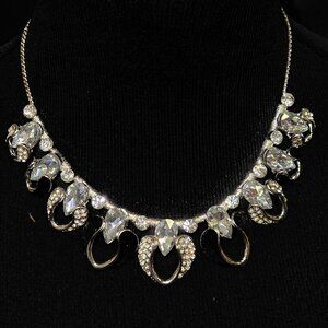 🎁🎅HOLIDAY TREASURES! Crysal Slider Necklace